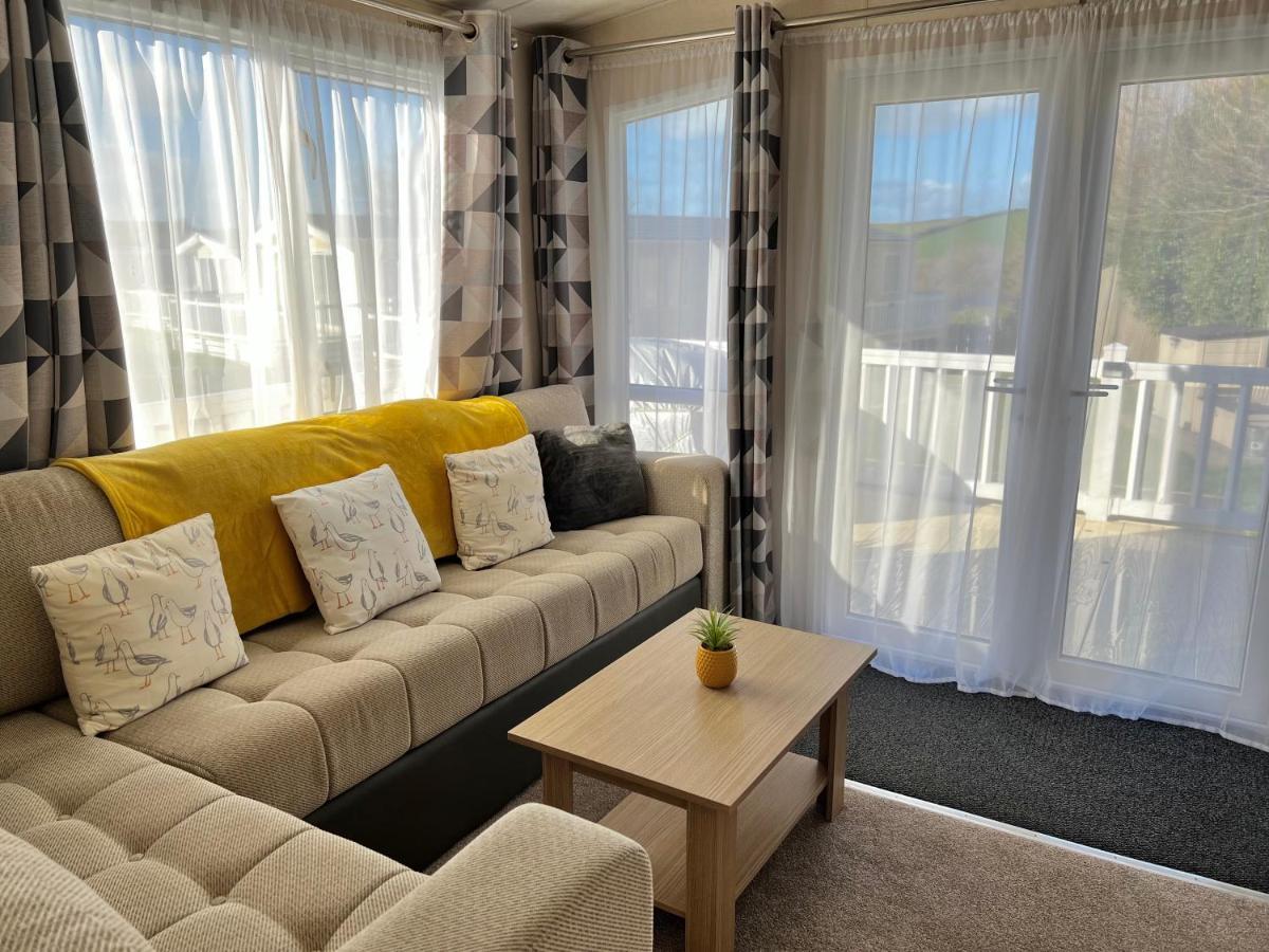 Mollys Retreat Pet Friendly Three Bed Caravan With Small Garden Newquay Bay Resort Quieter Area Of Park Exteriör bild