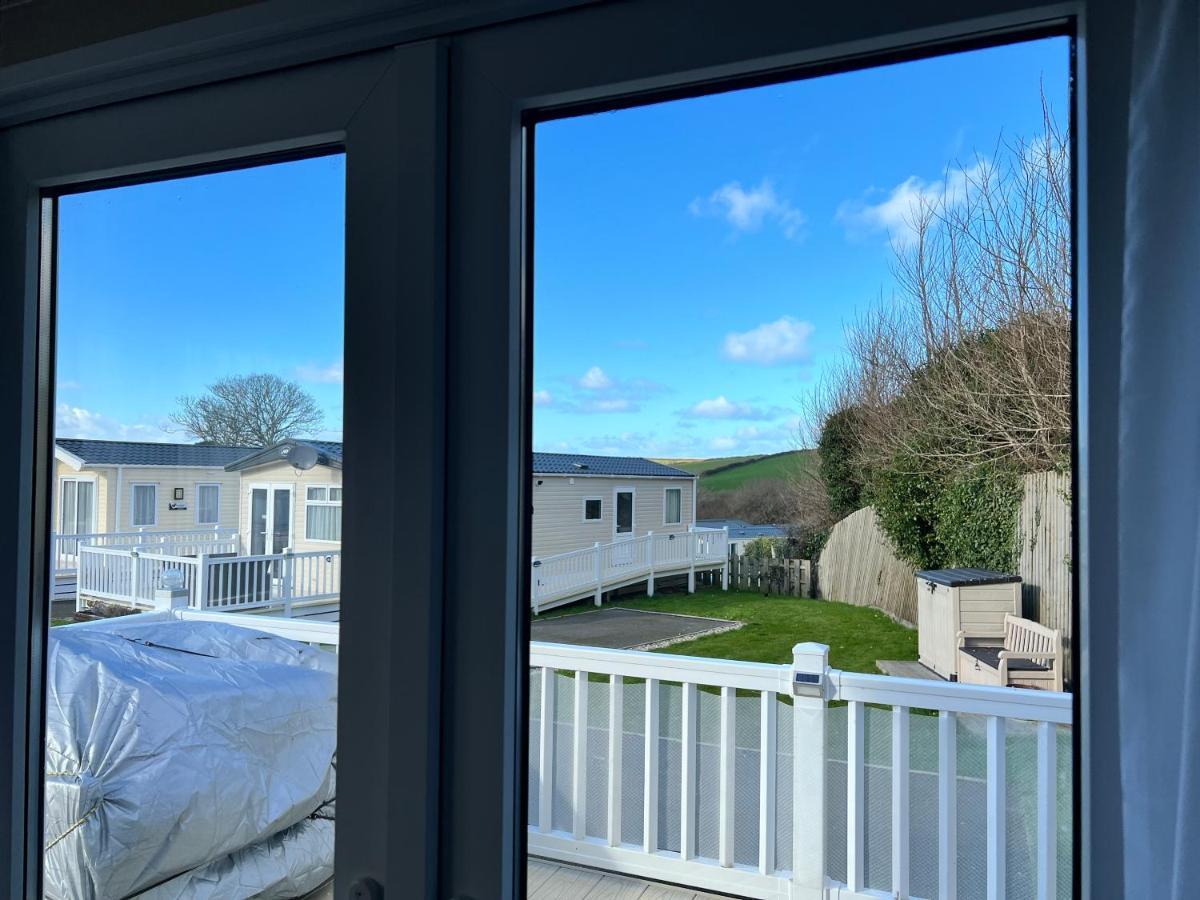 Mollys Retreat Pet Friendly Three Bed Caravan With Small Garden Newquay Bay Resort Quieter Area Of Park Exteriör bild