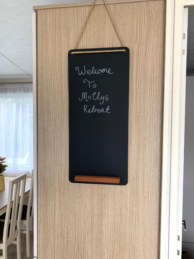 Mollys Retreat Pet Friendly Three Bed Caravan With Small Garden Newquay Bay Resort Quieter Area Of Park Exteriör bild