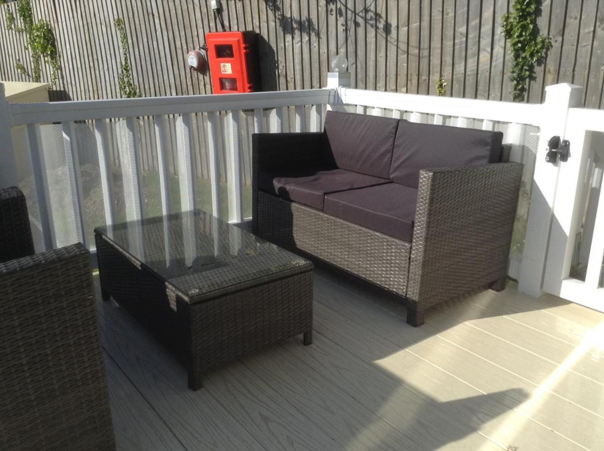 Mollys Retreat Pet Friendly Three Bed Caravan With Small Garden Newquay Bay Resort Quieter Area Of Park Exteriör bild
