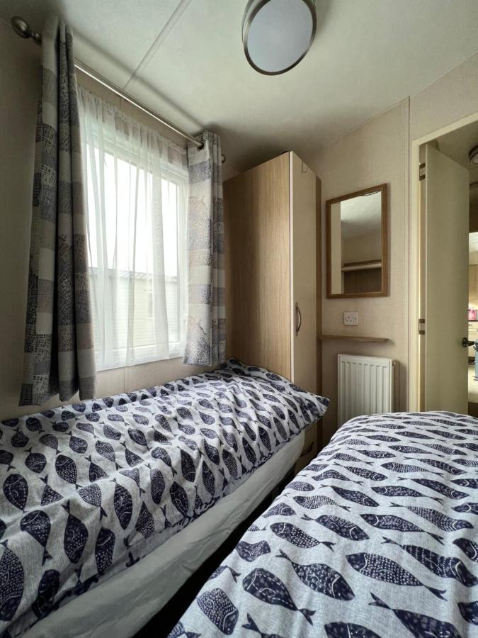 Mollys Retreat Pet Friendly Three Bed Caravan With Small Garden Newquay Bay Resort Quieter Area Of Park Exteriör bild
