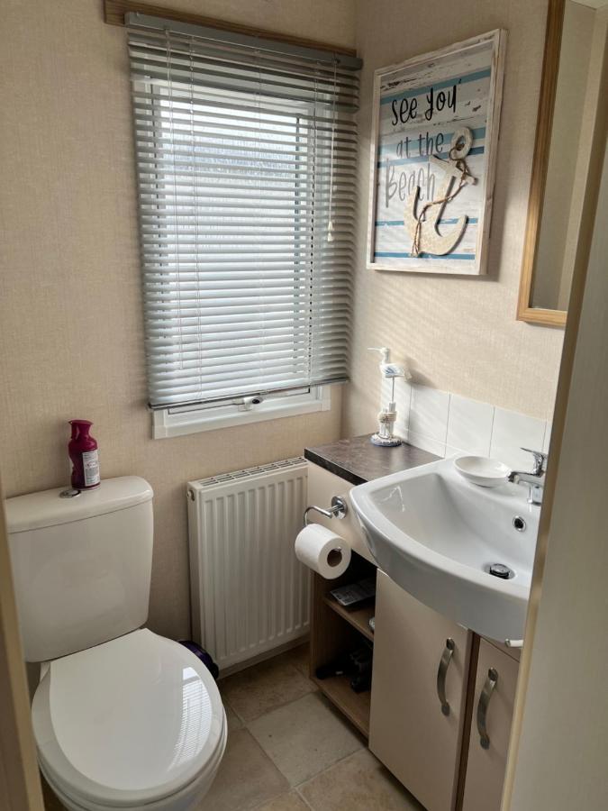 Mollys Retreat Pet Friendly Three Bed Caravan With Small Garden Newquay Bay Resort Quieter Area Of Park Exteriör bild