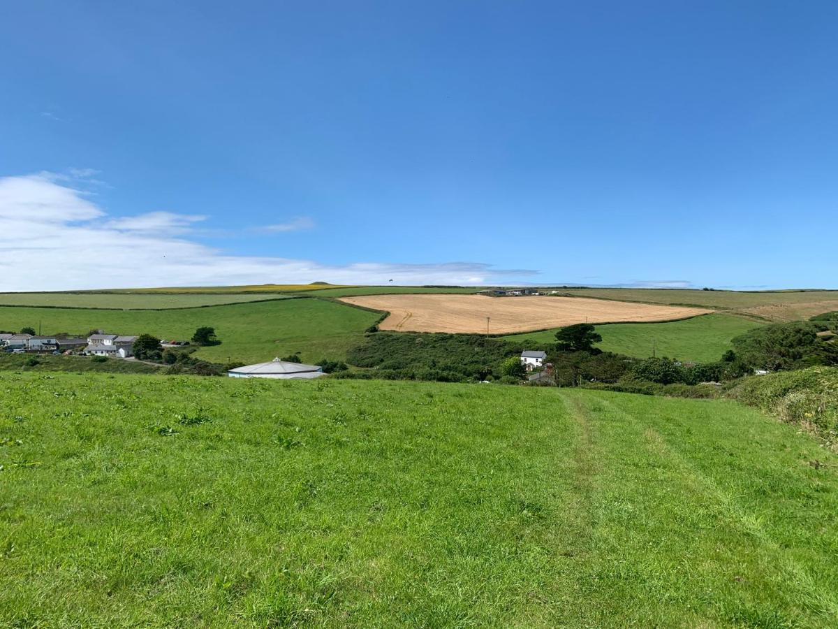 Mollys Retreat Pet Friendly Three Bed Caravan With Small Garden Newquay Bay Resort Quieter Area Of Park Exteriör bild