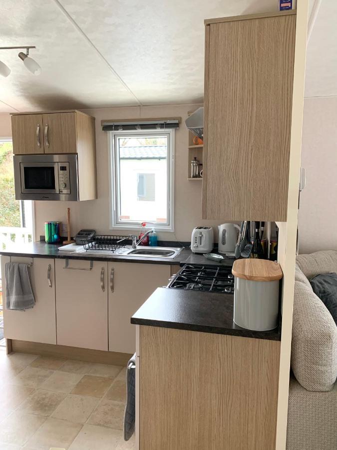 Mollys Retreat Pet Friendly Three Bed Caravan With Small Garden Newquay Bay Resort Quieter Area Of Park Exteriör bild