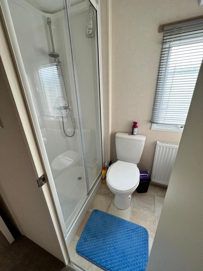 Mollys Retreat Pet Friendly Three Bed Caravan With Small Garden Newquay Bay Resort Quieter Area Of Park Exteriör bild